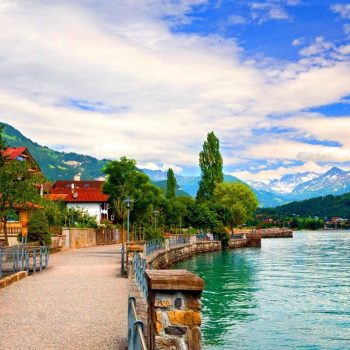switzerland-village-by-the-lake-c2s925gxhnk7bz8v